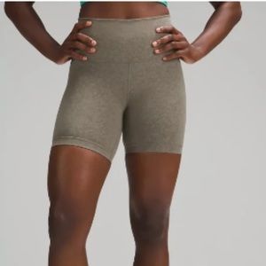 Lululemon Wunder Train 6” Shorts in Blaze Nomad size 4